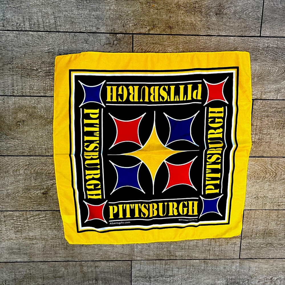 20 x 20. Pittsburgh Steelers scarf  Poly